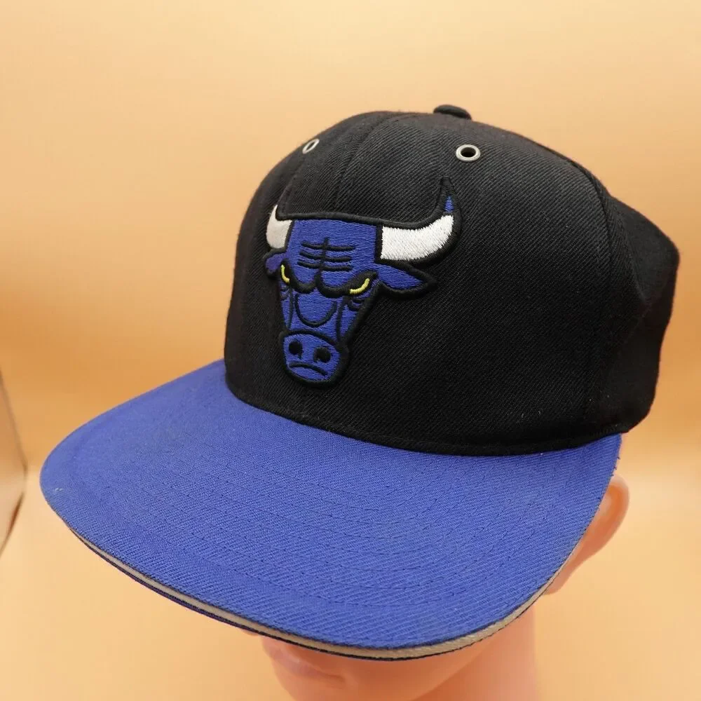 Chicago Bulls Hat Cap Snap Back Black Blue NBA Basketball Mens Mitchell & Ness